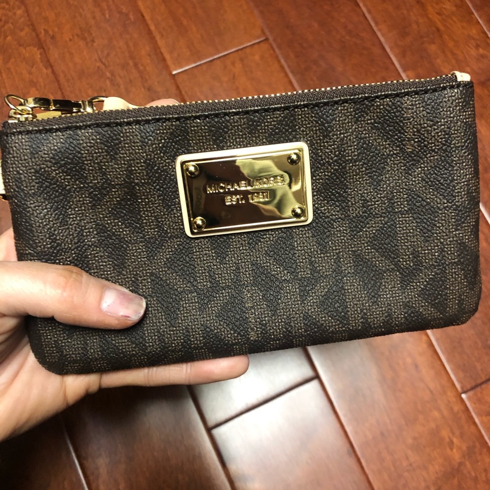 Michael Kors wristlet